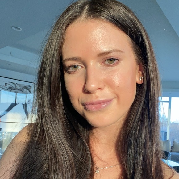 Meet your Posher, Carly - Picture 1 of 1